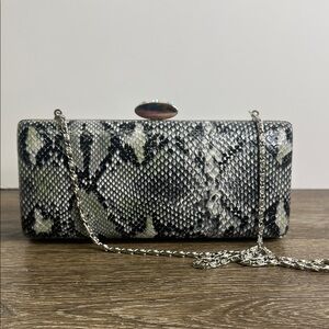 Elegant Snake Print Hard Case Clutch w/ Rhinestone Clasp & Chain Strap
